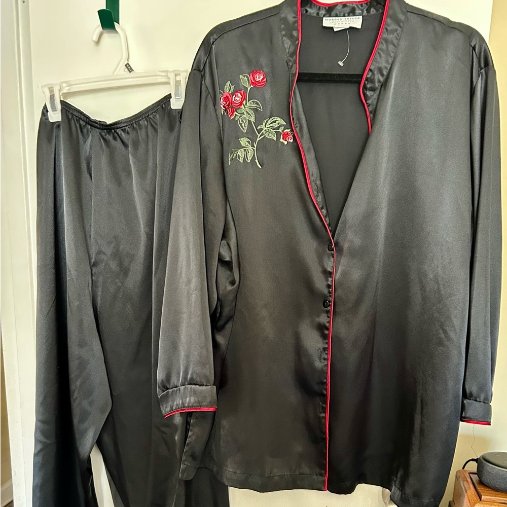 Morgan Taylor, intimate pajama set black satin embroidered roses plus size 3X